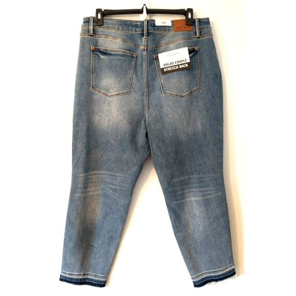 JUDY BLUE Jeans Mid Rise Boyfriend Rigid Magic Released Hem Women's - 18W NWT - Picture 5 of 9